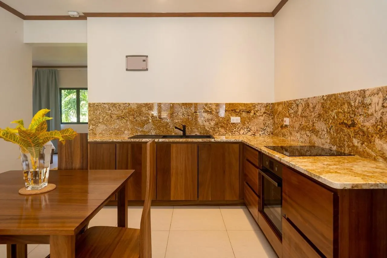 Lodoicea Apartments Бель-Омбр 0*,