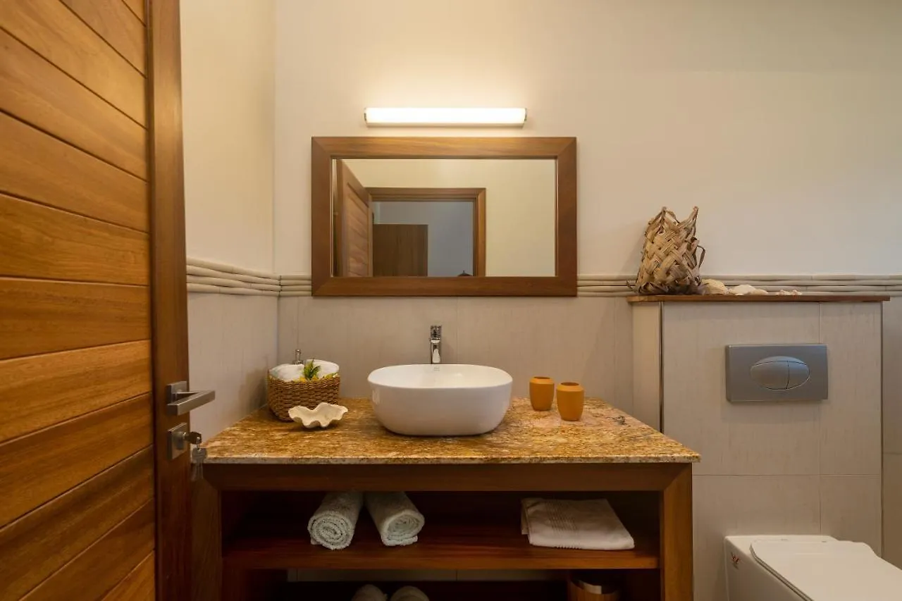 Lodoicea Apartments Bel Ombre